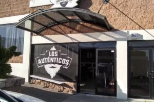 Los Aut&eacute;nticos barber shop