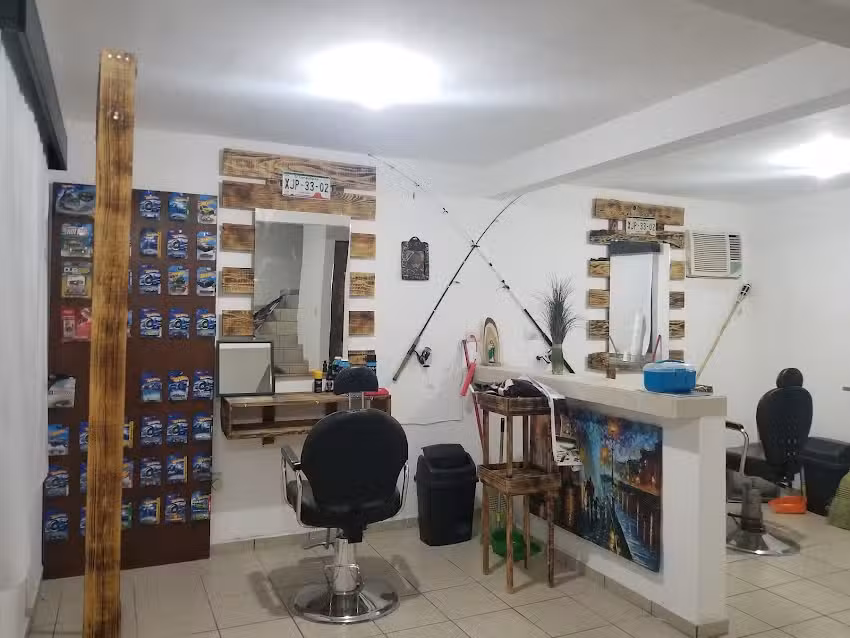 LOS CABALLEROS barber shop