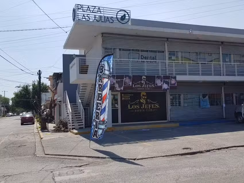 Los Jefes Barber Club