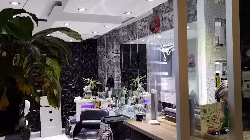 M&aacute;xima Estilistas by Tommy Rubalcava