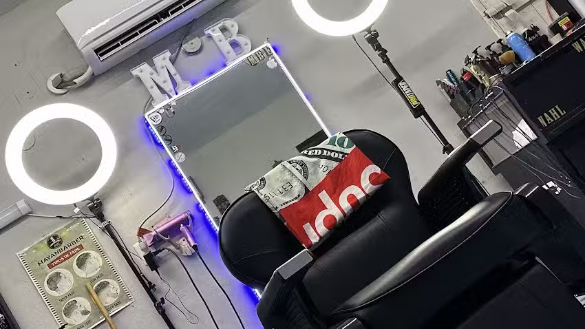 Mayan barber Cob&aacute;