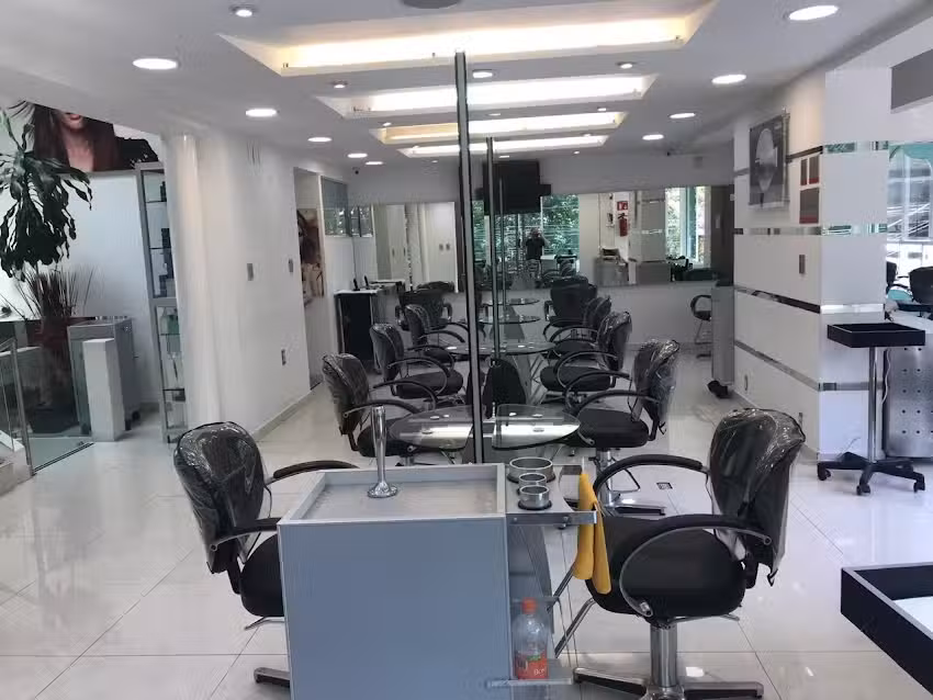 Mia & George Hair Salon, Barbershop and Spa