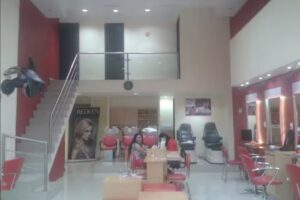 Modeling Top Sal&oacute;n