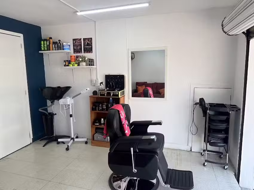 Mondrag&oacute;n Barber Shop