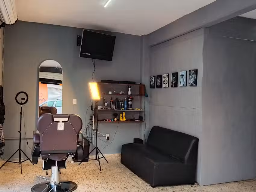 Montoya barber shop & Tattoo Studio