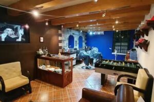 Mr. Finest barber shop! The gentleman’s house!