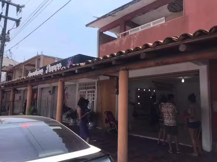 MR. MOSST barber&iacute;a