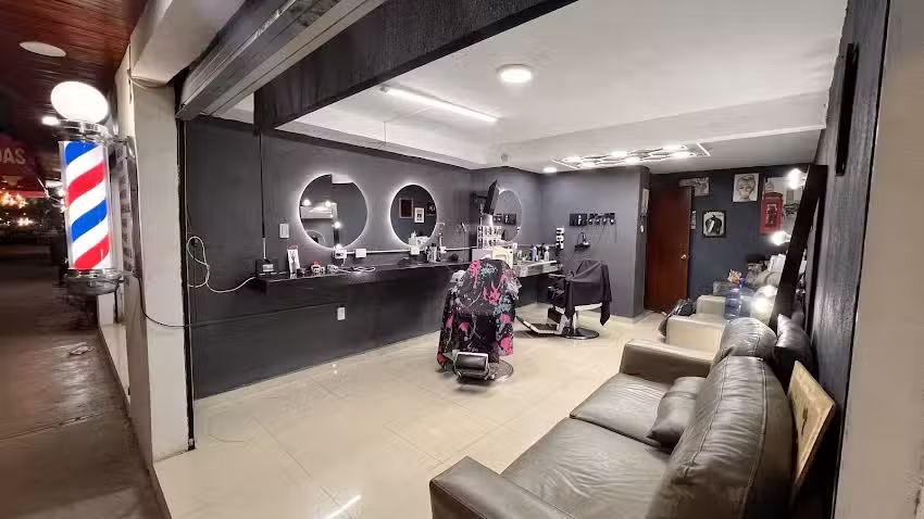 Mr Paredes Barberia & Sal&oacute;n