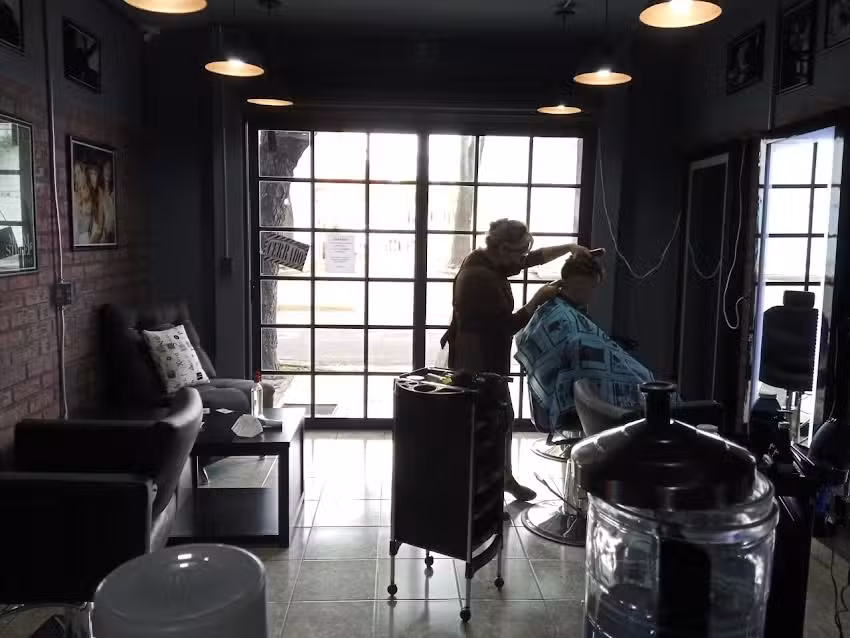 New Orleans: Beauty & Barber Shop