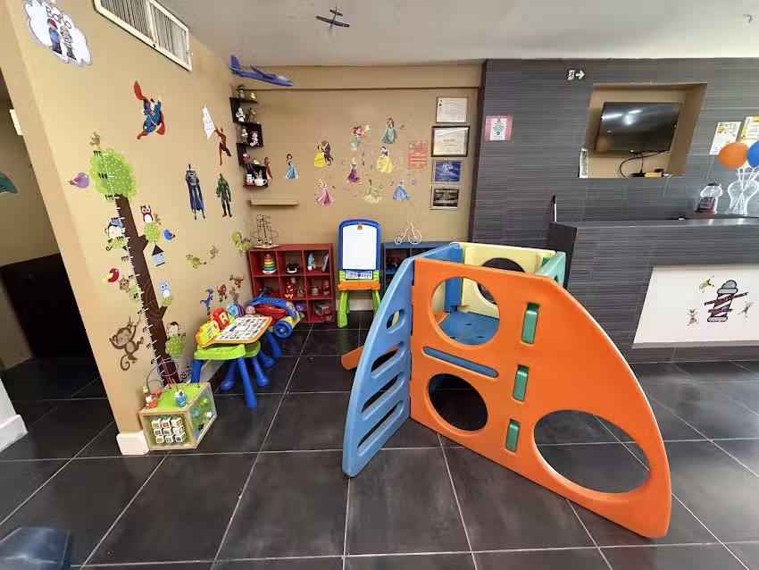 Pekes & Family peluqueria infantil y familiar