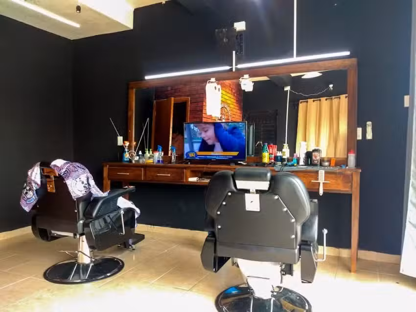 Peluquer&iacute;a & Barber&iacute;a Alfa