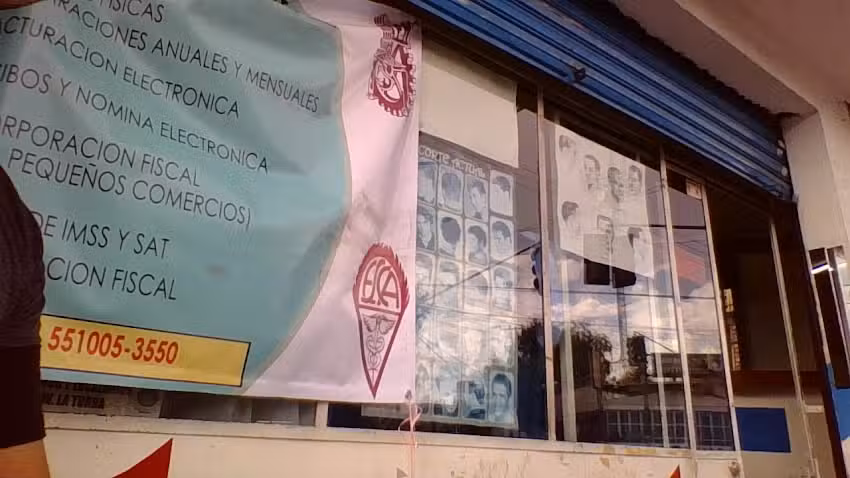 PELUQUER&Iacute;A CRUZ