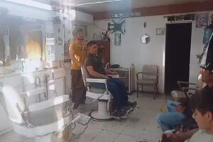 Peluqueria De Tello Santini