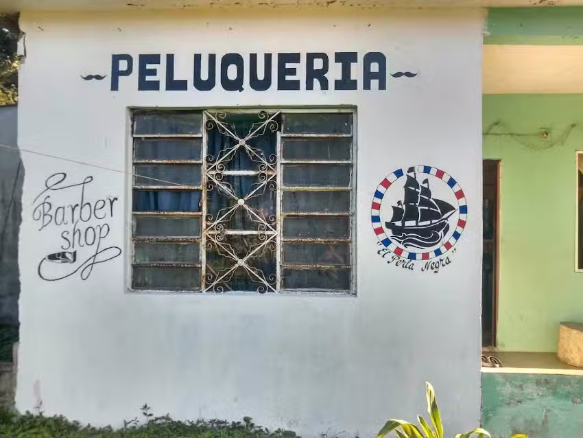 Peluquer&iacute;a El Perla Negra