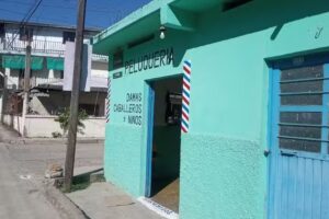 Peluquer&iacute;a La Esquina