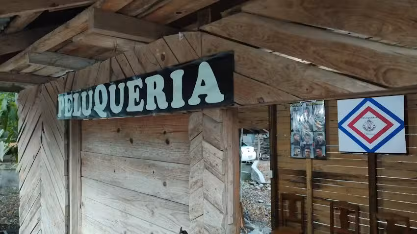 Peluquer&iacute;a Mart&iacute;nez