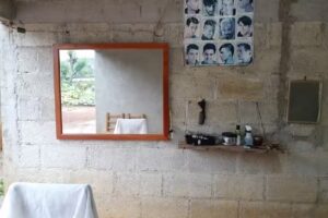 Peluqueria: &pound;l pinal