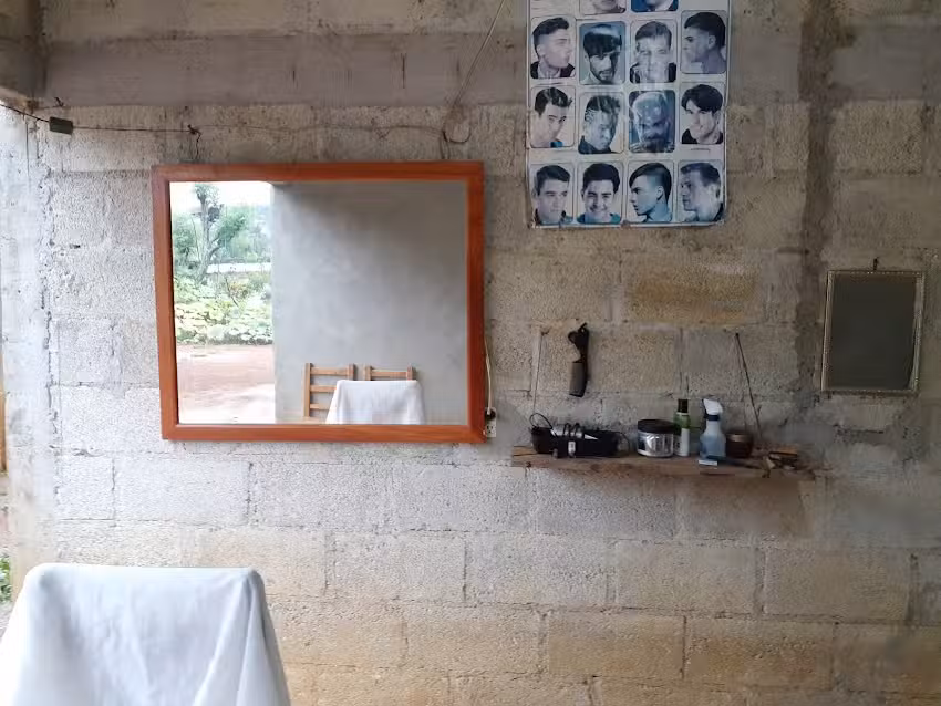 Peluqueria: &pound;l pinal