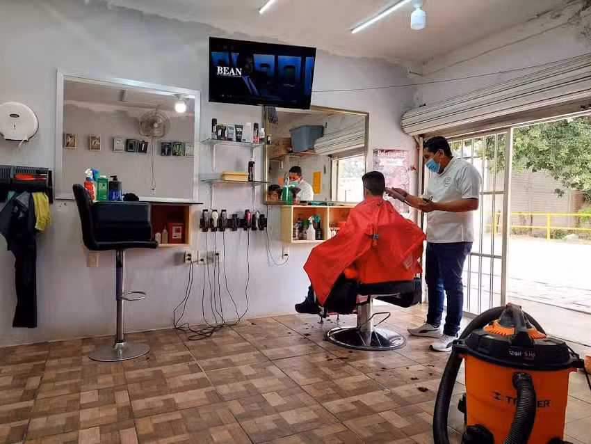 Peluquer&iacute;a &ldquo;Robert&rdquo;