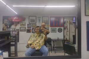 PELUQUER&Iacute;A ROY