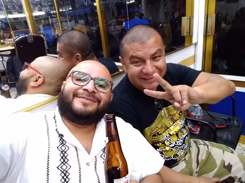 PELUQUERIA SE&Ntilde;ORIAL solo para caballeros