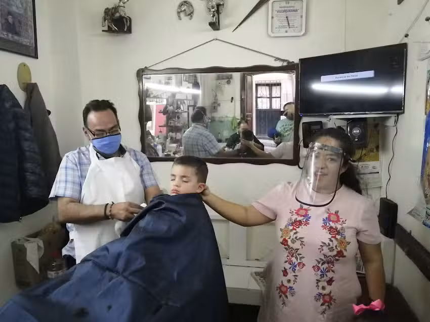 PELUQUER&Iacute;A VILLAGRANA