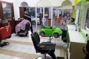 PELUQUERIA VILLALOBOS