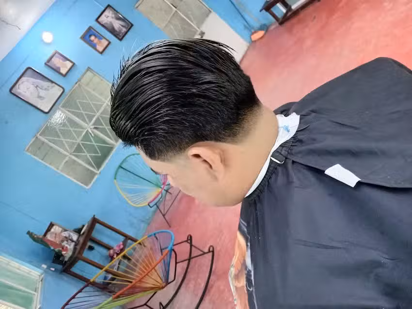 Peluquer&iacute;a y Barberia 2Ble E&rdquo;