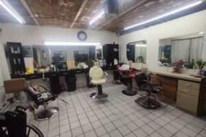 Peluquer&iacute;a y Barber&iacute;a Alejandra