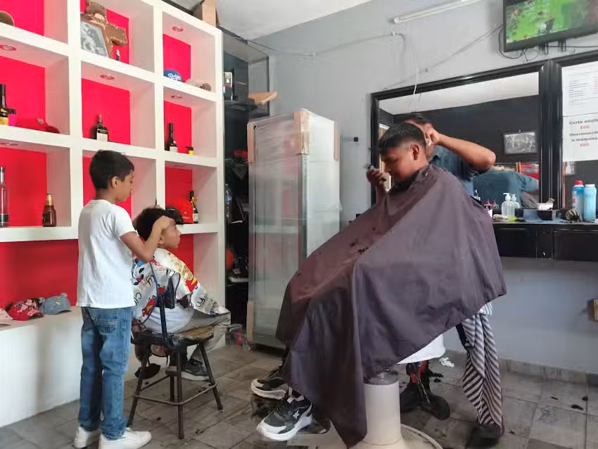 Peluquer&iacute;a y barber&iacute;a Alfredo s