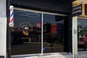 Peluquer&iacute;a y Barber&iacute;a Carlos Escobar