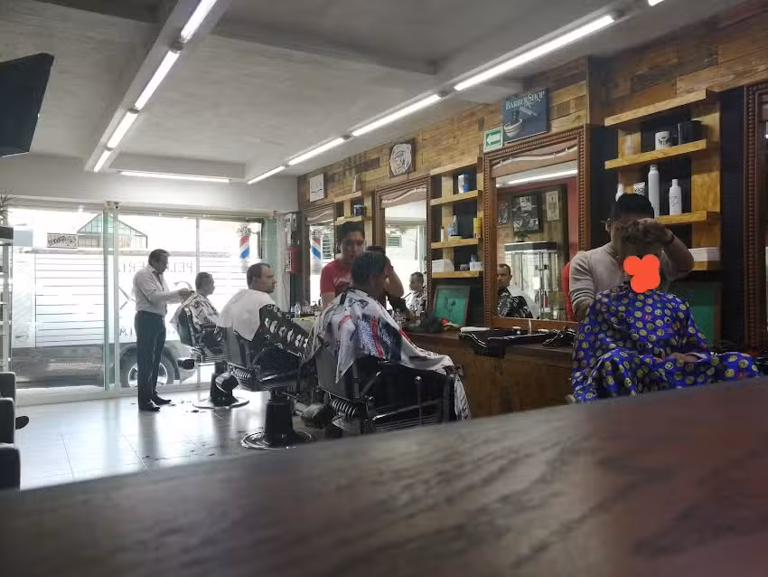 Peluquer&iacute;a y Barber&iacute;a Cax