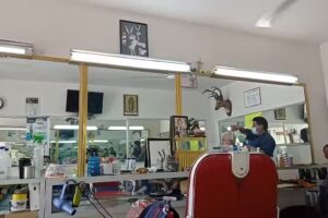 Peluquer&iacute;a y Barber&iacute;a &ldquo;Jhony&rdquo;