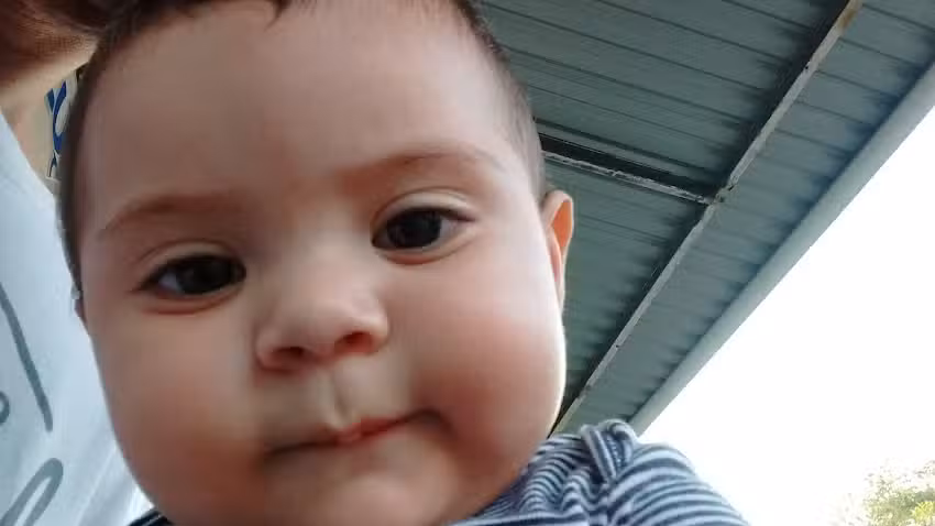 PELUQUER&Iacute;A y BARBER&Iacute;A REYES