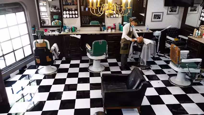 Peluquer&iacute;a y Barber&iacute;a Uppercut Jardines de la Hacienda
