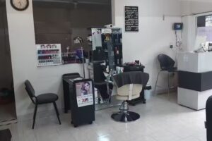 Peluquer&iacute;a y Barber&iacute;a Varsovia