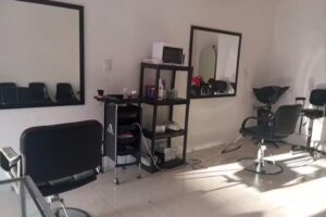 Peluquer&iacute;a y Est&eacute;tica Unisex Nova