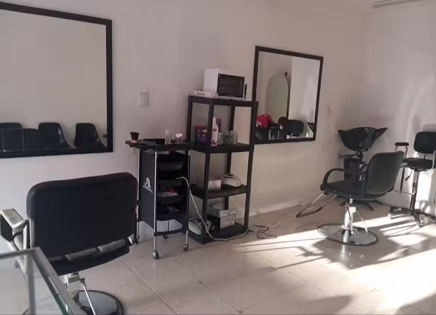 Peluquer&iacute;a y Est&eacute;tica Unisex Nova