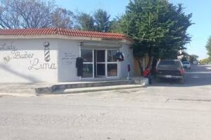 Peluqueria y salón luna.