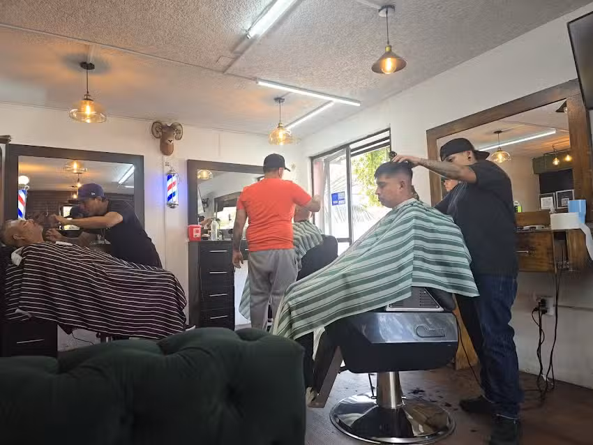 PRADOS LA PELUQUER&Iacute;A Y BARBER&Iacute;A