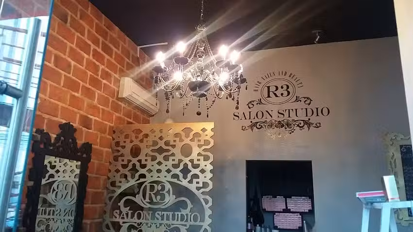 R3 salon studio