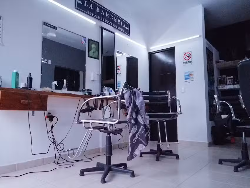 Regio&acute;s Barber Municipios Libres, Altamira.