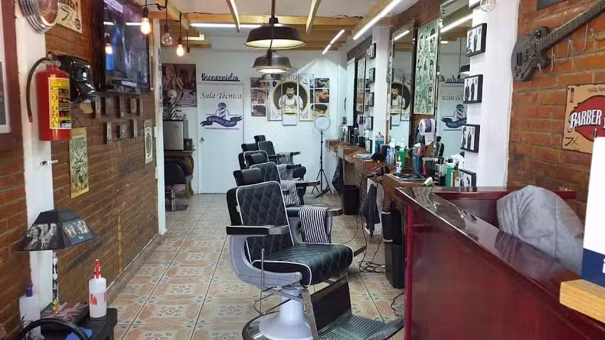 𝐑𝐔𝐃𝐎𝐒 𝐁𝐀𝐑𝐁𝐄𝐑 𝐒𝐇𝐎𝐏