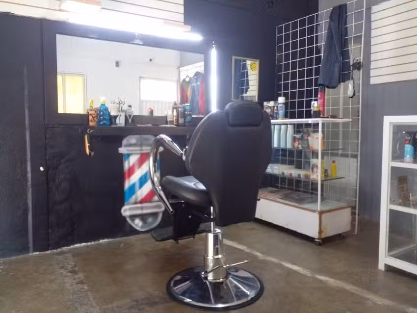 Ruiz Barber Shop .. M&eacute;xico