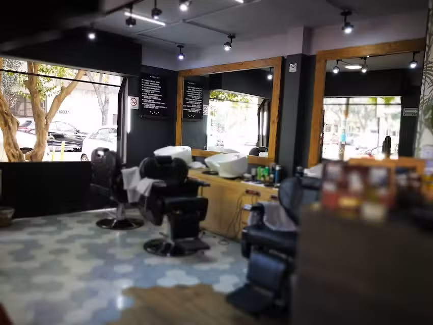 Safaera Barbershop & Smoke shop