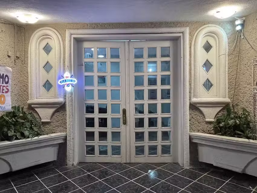 Sal&oacute;n amor barber&iacute;a y peluquer&iacute;a