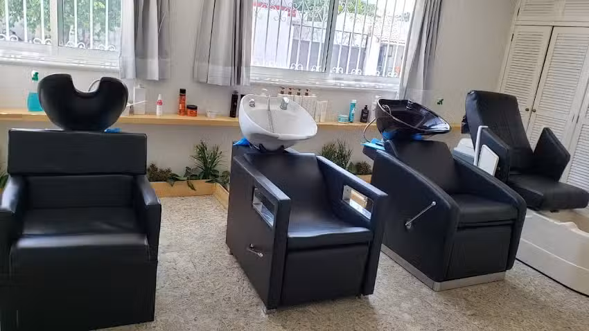 Sal&oacute;n de Belleza La Pesta&ntilde;er&iacute;a Mid