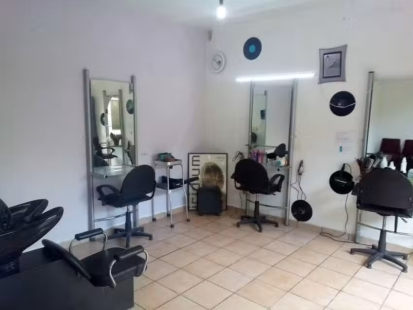 Sal&oacute;n de Belleza y Barber&iacute;a La P&eacute;rez