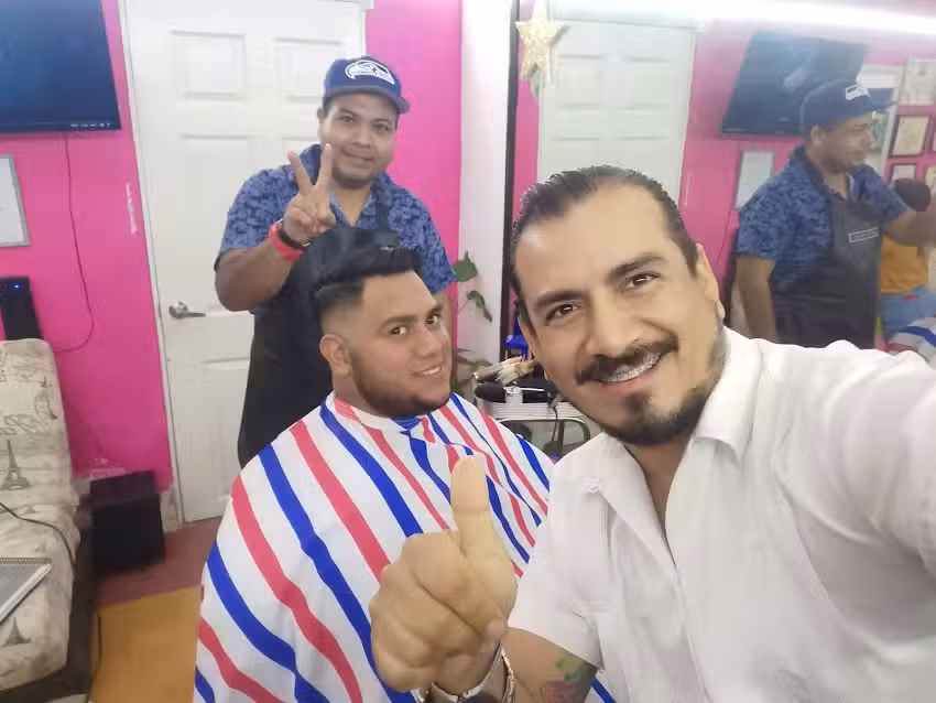 Sal&oacute;n De Riestra & Barber Shop