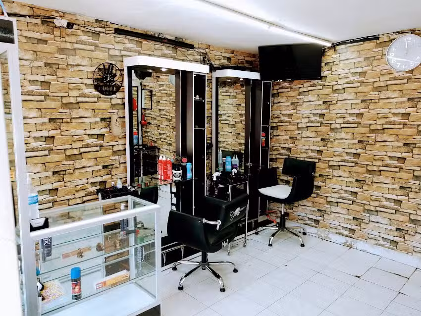 Sal&oacute;n Roger Stilo